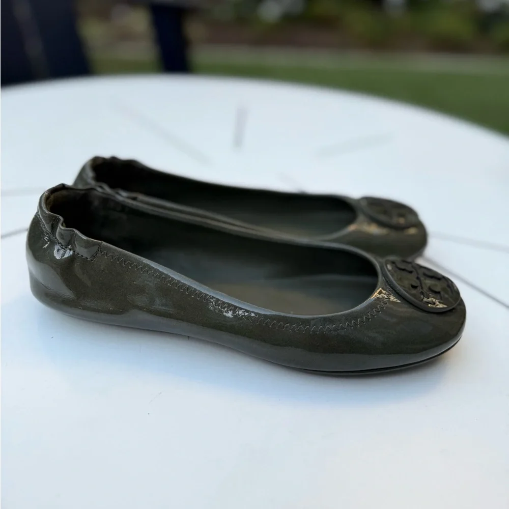 Tory Burch Minnie Travel Ballet, Patent Leather, Leccio, STORE DISPLAY, NO BOX‎
